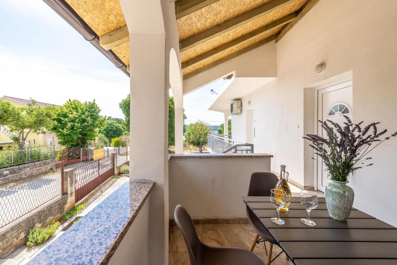 Apartmani Dupor Gornji Karin Dış mekan fotoğraf