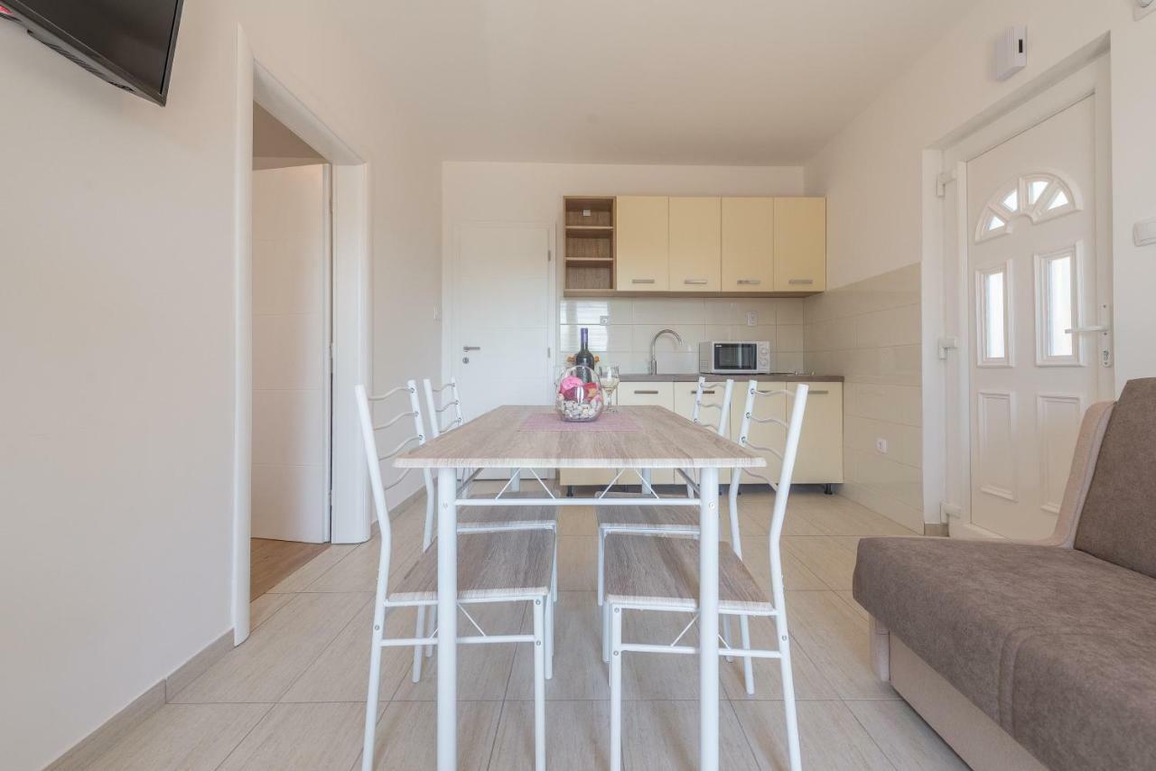 Apartmani Dupor Gornji Karin Dış mekan fotoğraf