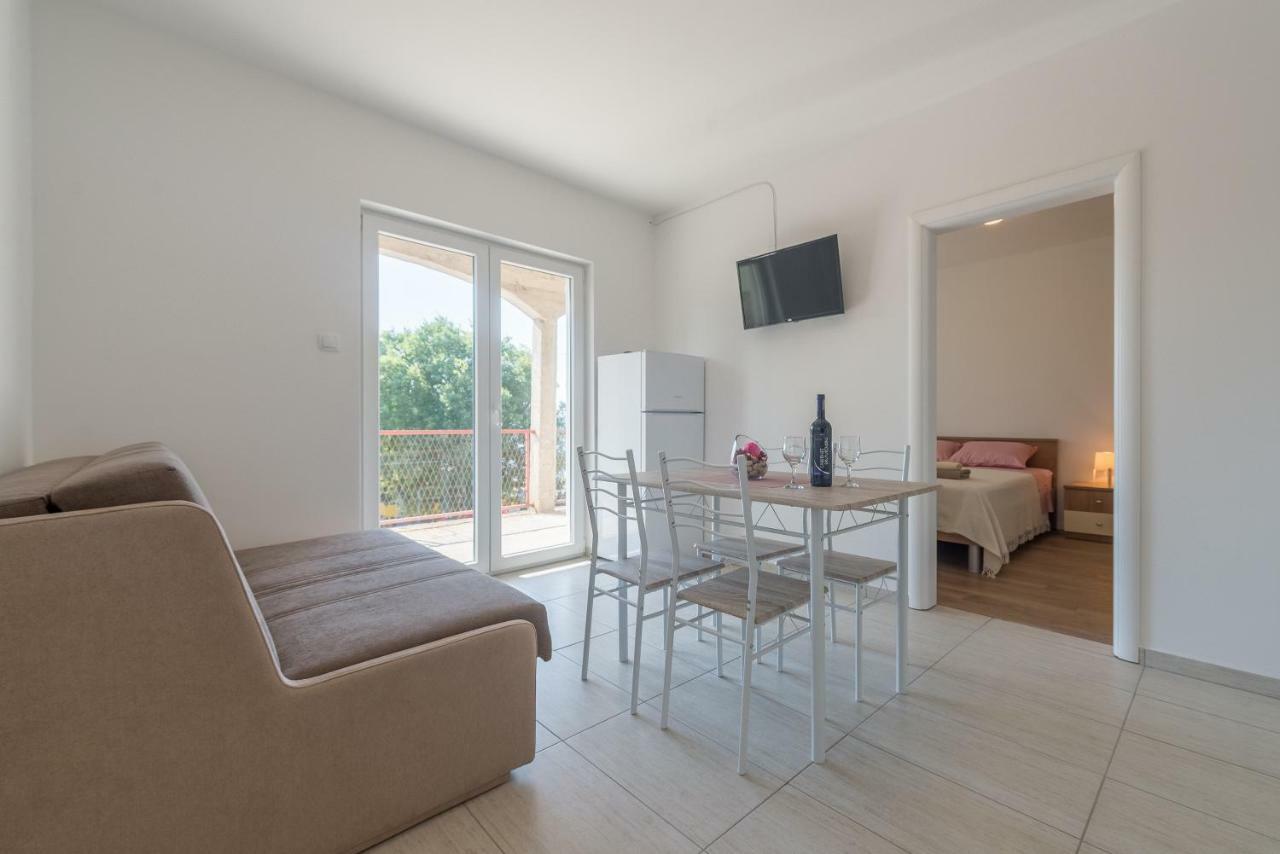 Apartmani Dupor Gornji Karin Dış mekan fotoğraf
