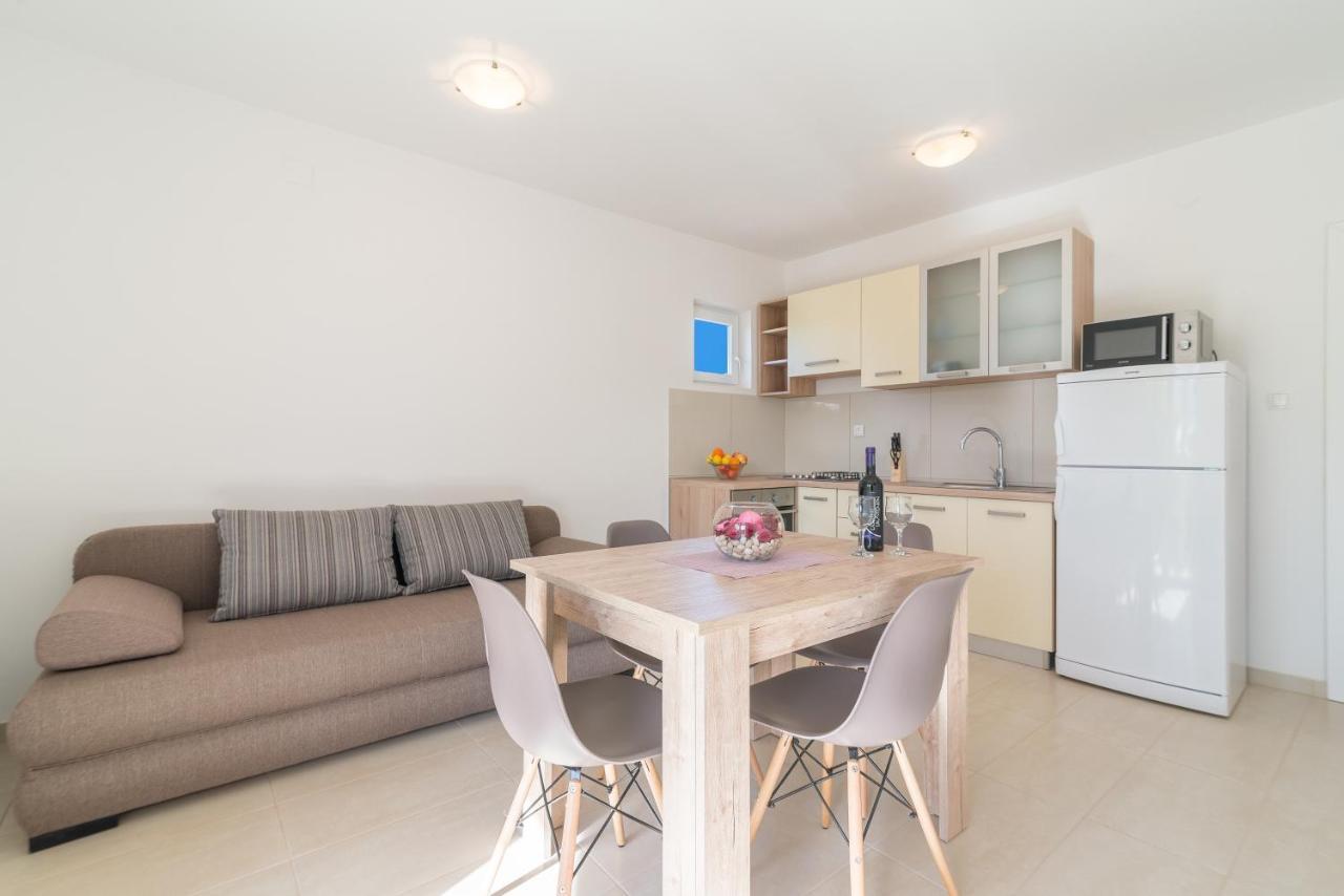 Apartmani Dupor Gornji Karin Dış mekan fotoğraf