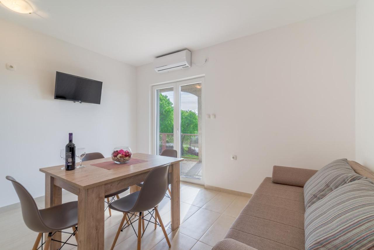 Apartmani Dupor Gornji Karin Dış mekan fotoğraf